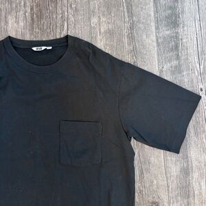 Uniqlo U Men’s Dark Blue Short Sleeve T-Shirt Pocket Tee Medium